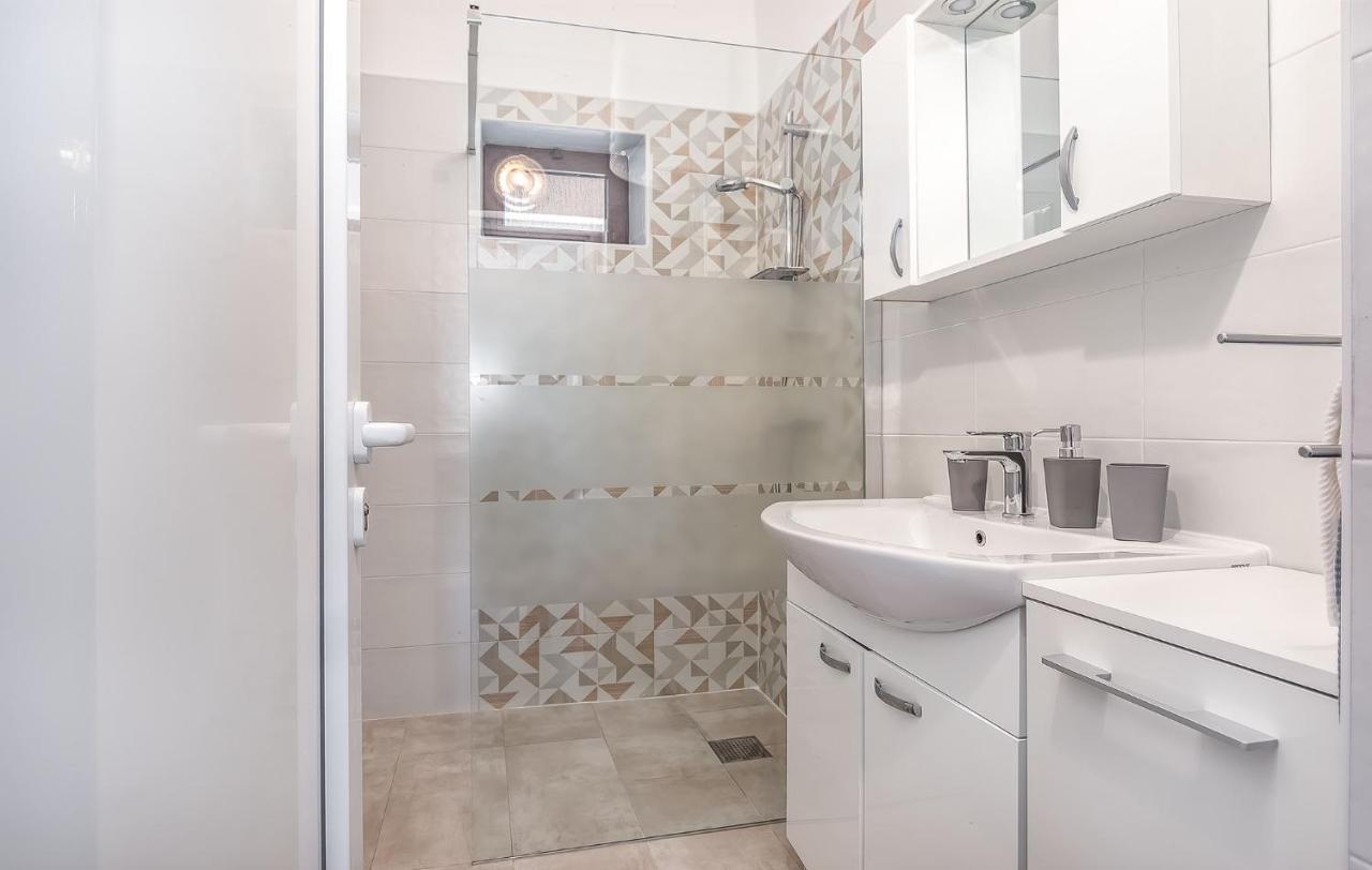 Ferienwohnung Dvi Ulike Labinci Exterior foto