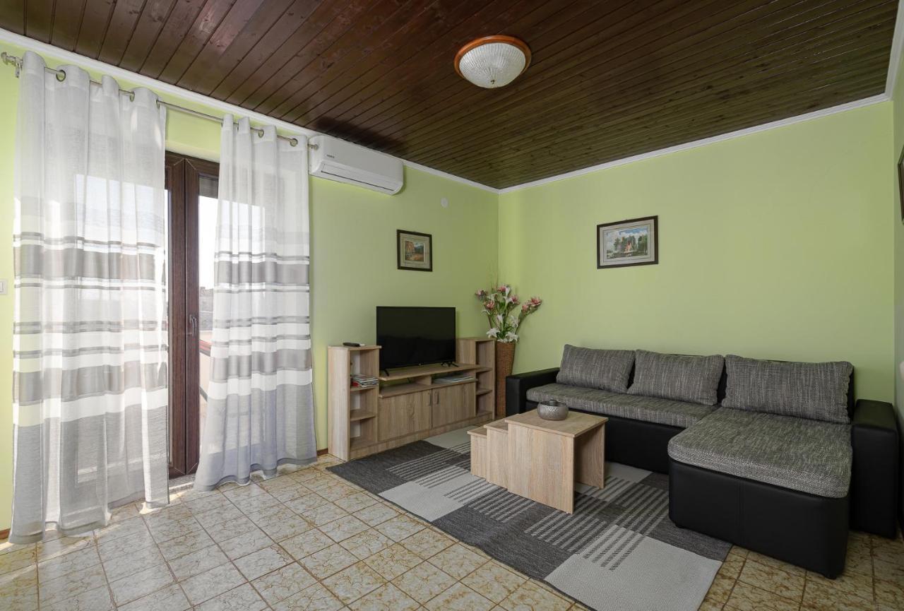 Ferienwohnung Dvi Ulike Labinci Exterior foto
