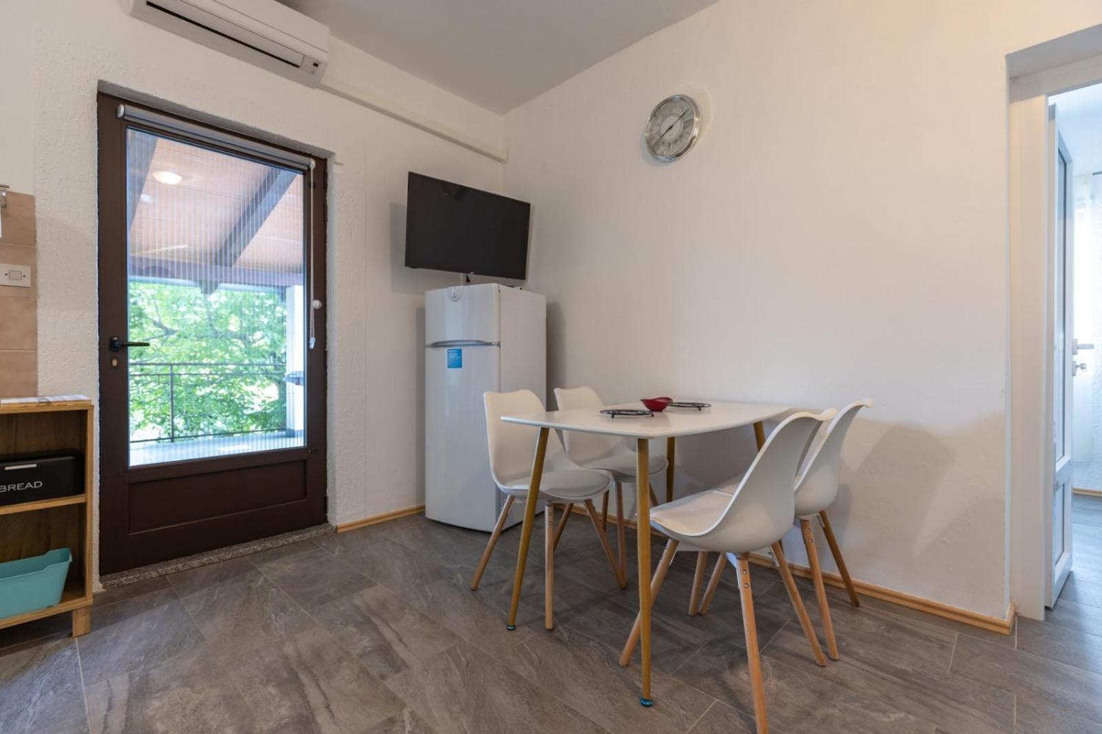 Ferienwohnung Dvi Ulike Labinci Exterior foto