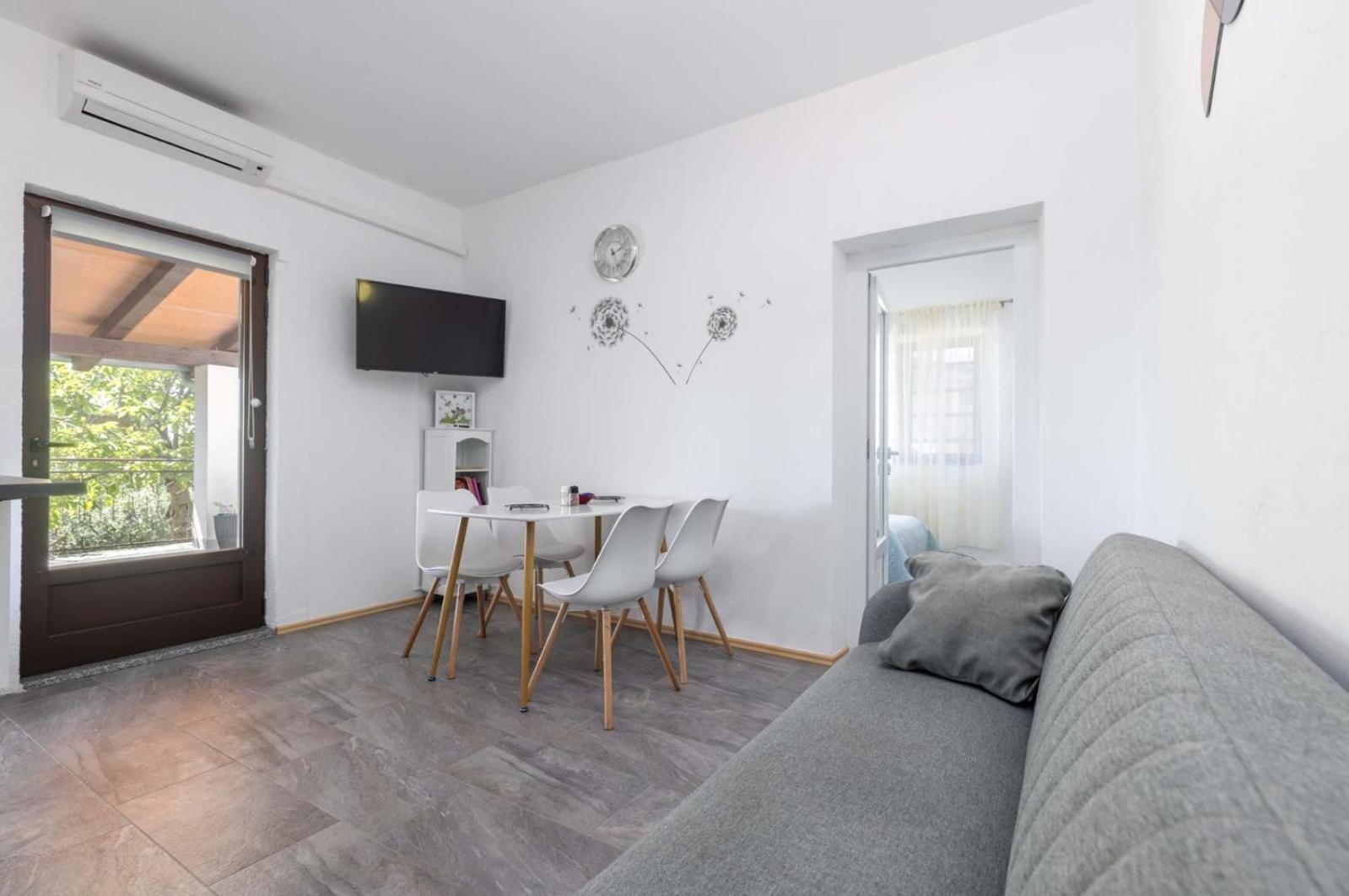 Ferienwohnung Dvi Ulike Labinci Exterior foto